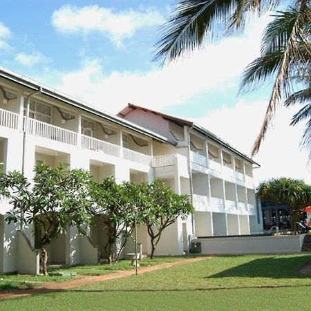 Hotel Sunset Beach Негомбо Экстерьер фото