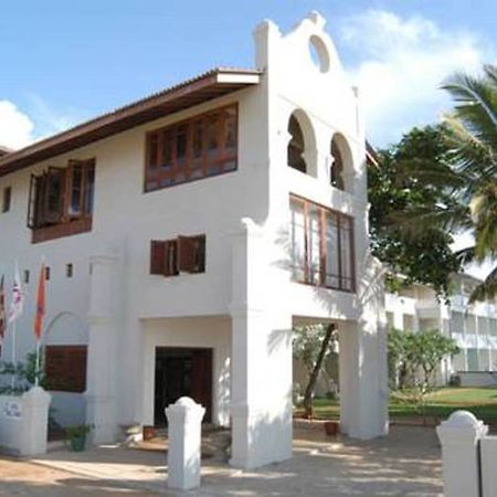 Hotel Sunset Beach Негомбо Экстерьер фото