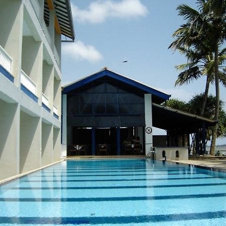 Hotel Sunset Beach Негомбо Экстерьер фото