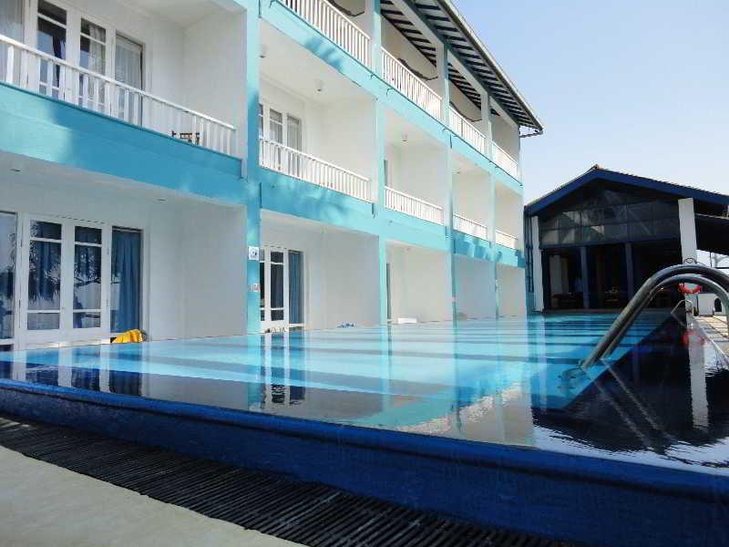 Hotel Sunset Beach Негомбо Экстерьер фото