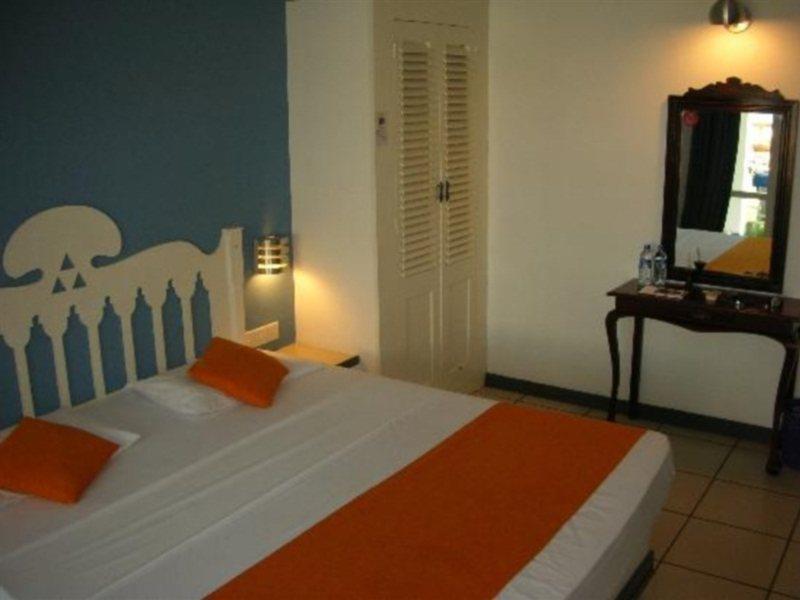 Hotel Sunset Beach Негомбо Экстерьер фото