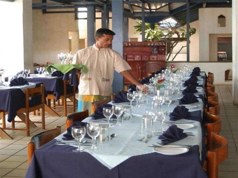 Hotel Sunset Beach Негомбо Экстерьер фото