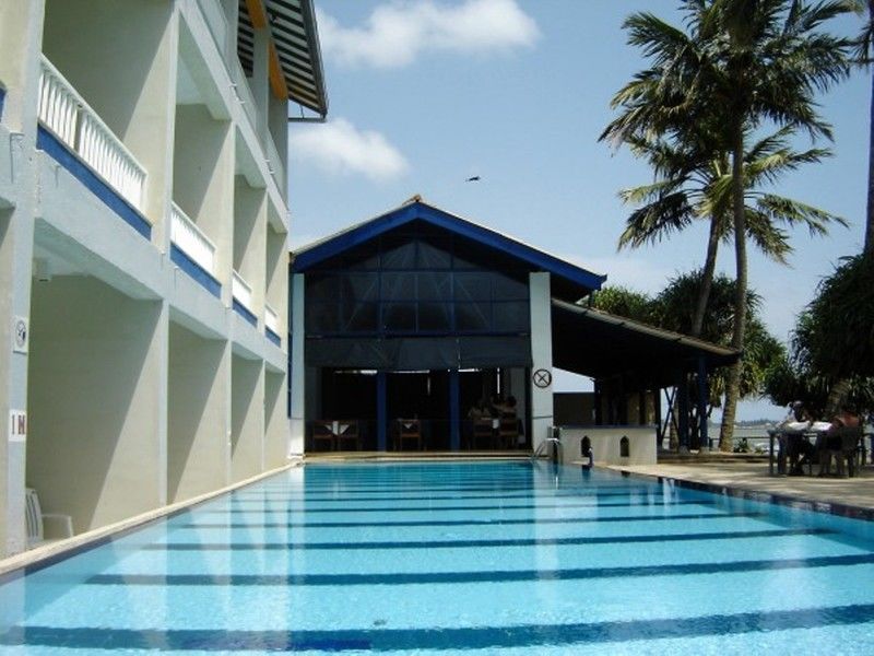 Hotel Sunset Beach Негомбо Экстерьер фото